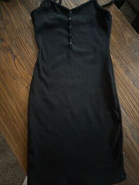 Sleek Black Ribbed Midi Slip Dress with Button-Front